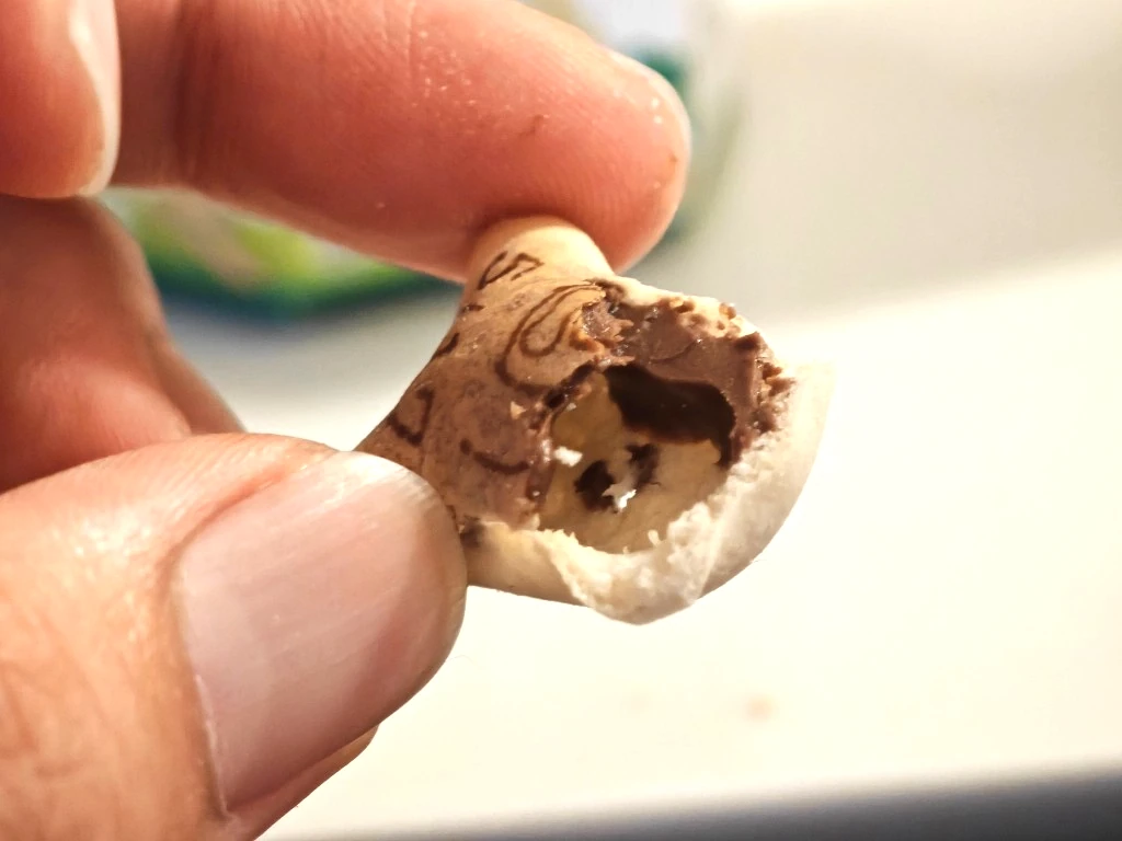 Messy knife-cut Koala's March cross-section