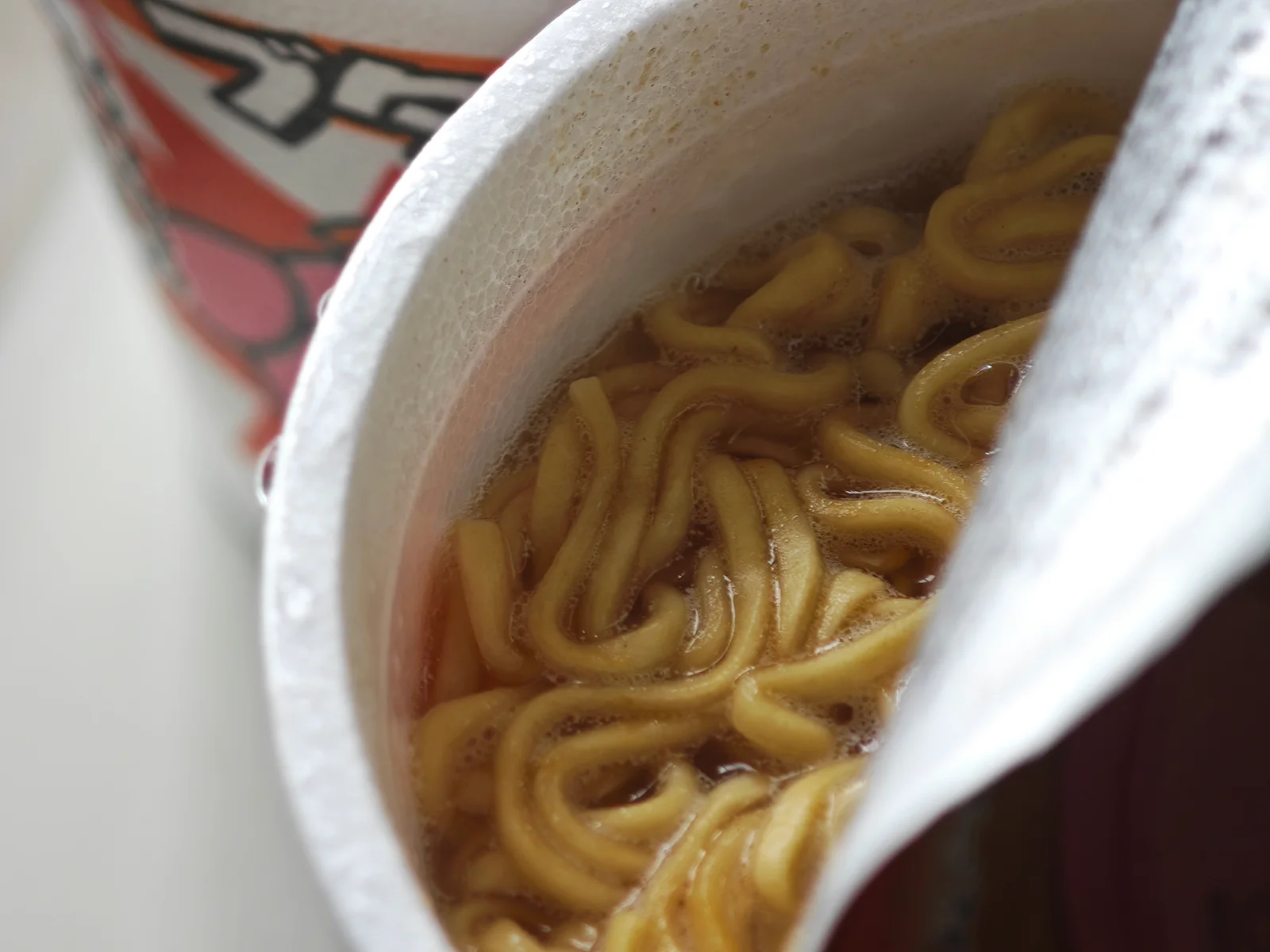 Boiling water added to tonkotsu Butamen