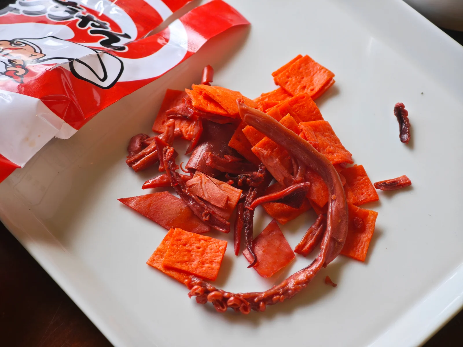 20g sweet-vinegar Cut Yocchan pack contents including a long geso piece